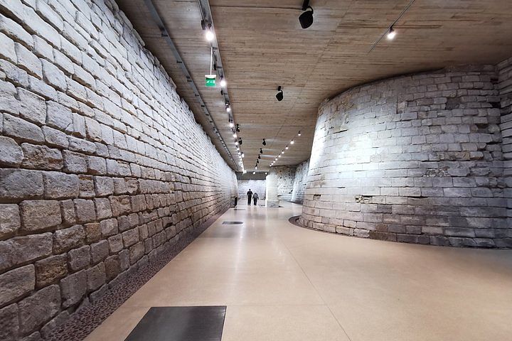 Blog - Cobblestone Road Paris